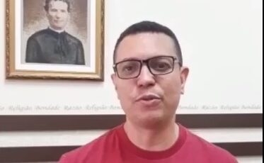 Paróquia pede que fiéis continuem usando máscaras nas celebrações