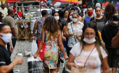 Cidade do Rio libera uso de máscara em locais fechados