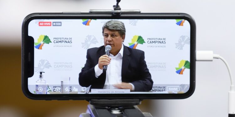 Wanderley de Almeida deixa o cargo de secretário de Relações Institucionais, mas continua como vice-prefeito - Foto: Divulgação/PMC