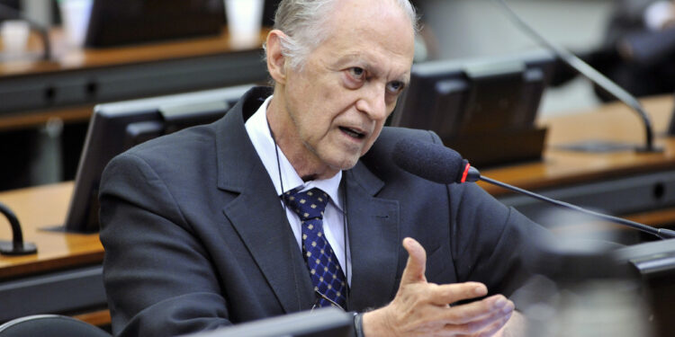 Antônio Carlos Mendes Thame cumpriu sete mandatos como deputado federal . Foto: Divulgação