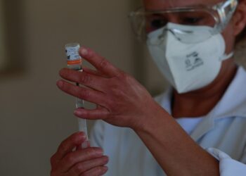 A vacinação contra a Civid derrubou o número de mortes pela doença. Foto: Leandro Ferreira/Hora Campinas
