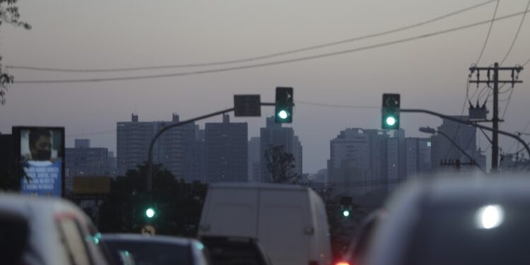 Os semáforos inteligentes não dependem de controle externo para alterar a programação de abertura e fechamento. Foto: Leandro Ferreira/Hora Campinas