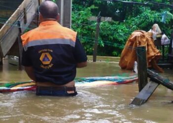 Chuvas desalojam famílias e bloqueiam estradas em Ubatuba