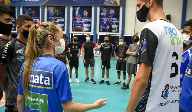 Treinadora do Vôlei Renata é convocada para Seleção sub-19
