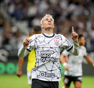 Corinthians: Róger Guedes faz 3 e vai pedir música no Fantástico