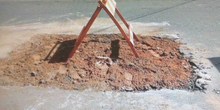 Jovem morre em acidente em trecho de obra de reparo da Sanasa
