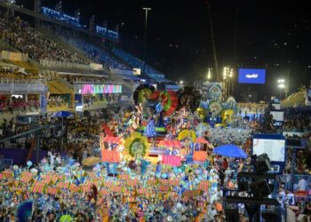 Desfile no Carnaval do Rio: Justiça interveio após acidente com menina que teve a perna amputada - Foto: Tomaz Silva/ Agencia Brasil