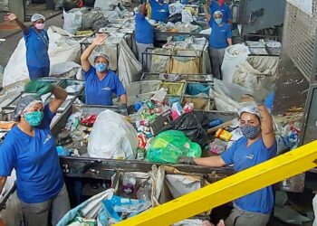 Projeto Reciclar, cooperativa de profissionais de coleta e manuseio de materiais recicláveis de Campinas: união  entre cooperatismo e reciclagem - Fotos: Divulgação