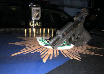 Agentes encontraram uma pistola .45, com dez munições intactas: ele foi indiciado por tentativa de homicídio Foto: Divulgação