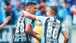 Com gols de Villasanti e Biel, Grêmio vence o Guarani e sobe na tabela