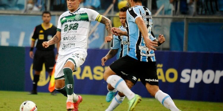 Giovanni Augusto desfalca Guarani no duelo contra o Criciúma
