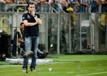 O técnico Daniel Paulista sofre com críticas de parte da torcida do Guarani em meio a sequência sem vitórias. Fotos: Donaldo Hadlich/Especial para o Guarani FC