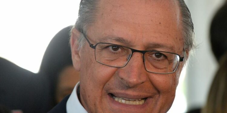 PT confirma indicação de Alckmin para vice de Lula
