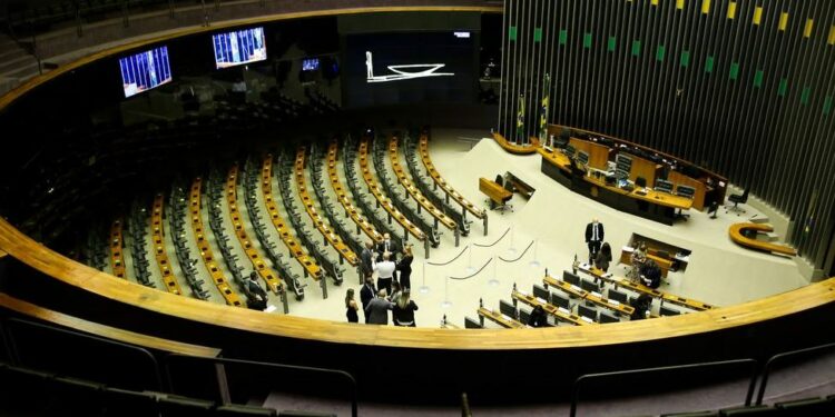 Câmara dos Deputados: “janela partidária” ficou aberta por 30 dias, desde 3 de março até esta sexta-feira, 1º de abril - Foto: Antonio Cruz/Agência Brasil
