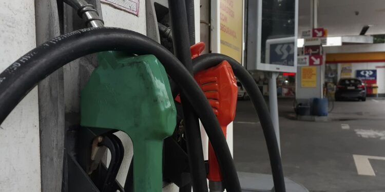 A primeira vez que o litro da gasolina comum passou de R$ 5 foi em março do ano passado. Foto: Arquivo