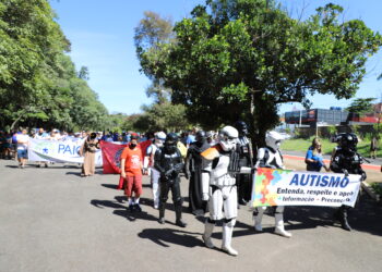 Autismo: Caminhada pela Conscientização reúne 300 pessoas no Taquaral