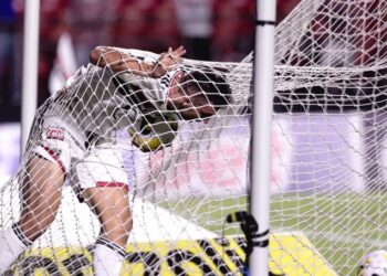 O atacante Calleri marcou três vezes na goleada do São Paulo. Foto: CBF