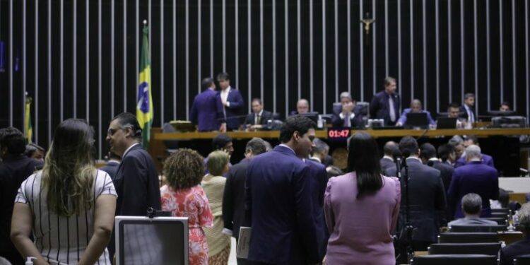 Sessão na Câmara dos Deputados, em Brasília: investimento mínimo. Foto: Divulgação/ Câmara dos Deputados