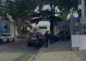 Agentes da PF chegam à sede da corporação em Campinas: quadrilha internacional Foto: Divulgação