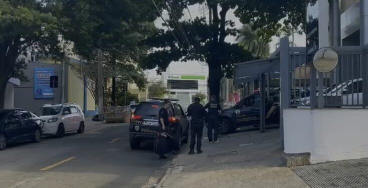 Agentes da PF chegam à sede da corporação em Campinas: quadrilha internacional Foto: Divulgação