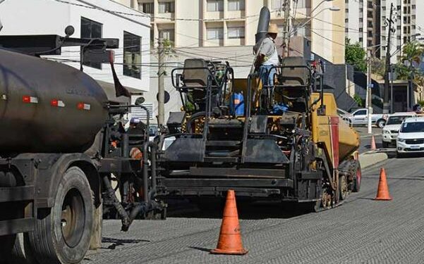 Asfalto no Viaduto Laurão passa por processo de recapeamento