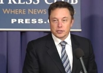 Elon Musk, dono da rede, disse que ação quer evitar extração de dados - Foto: Reprodução