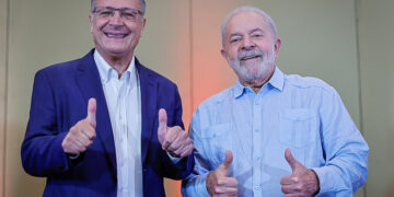 O presidente eleito Luiz Inácio Lula da Silva e o vice-presidente eleito Geraldo Alckmin serão diplomados em seus cargos - Foto: Divulgação/PT