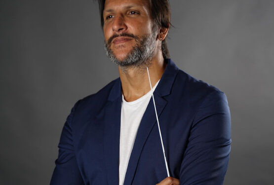 Maestro Carlos Prazeres, de 48 anos, assume a Sinfônica de Campinas