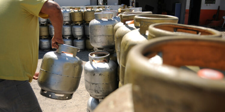 O preço médio do botijão de gás deve começar a cair no estado de São Paulo. Foto: Arquivo