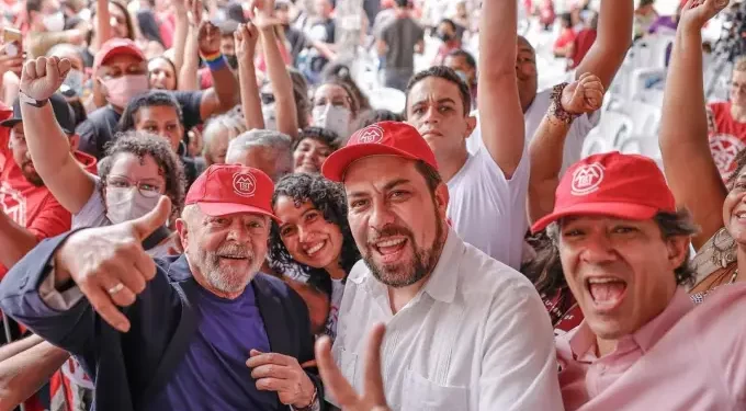 Lula ao lado de Boulos e Haddad durante a visita a Sumaré. Foto: Ricardo Stuckert/PT