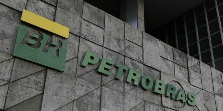 Governo federal troca novamente o presidente da Petrobras