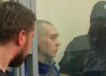 O sargento russo Vadim Chichimarine (ao centro): admissão de culpa no primeiro julgamento de crimes na guerra da Ucrânia -Foto: Reprodução/Redes Sociais