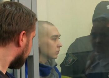 Soldado russo se declara culpado em julgamento de crimes de guerra