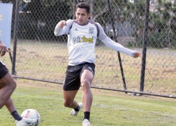 Emprestado pelo Corinthians até o fim da temporada, Fessin está prestes a completar um ano como jogador da Ponte. Foto: Diego Almeida/PontePress