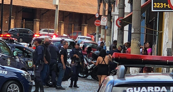 Força-tarefa faz autuações e flagrantes de tráfico no Centro