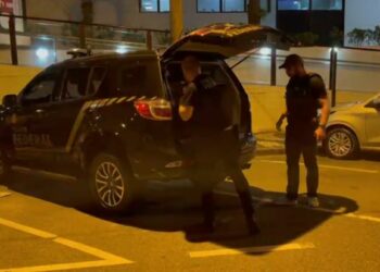 Policiais federais cumpriram três mandados de busca e apreensão em Santos: pedido da justiça de Campinas  - Foto e vídeo: PF/Divulgação
