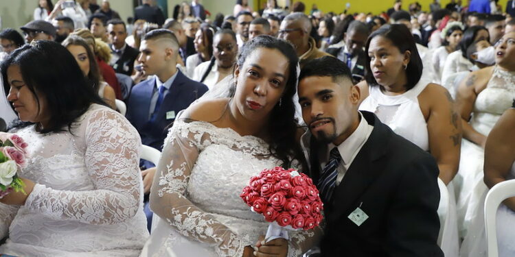 Casamento coletivo realizado neste domingo, no Ibirapuera, em São Paulo: Fotos: Divulgação/Governo SP