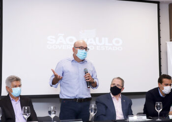 O prefeito de Campinas, Dário Saadi, participou da reunião deste terça com o secretario de Saúde do estado. Foto: Fernanda Sunega/PMC