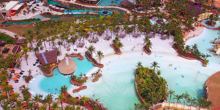A reserva no hotel garante ingressos para o parque aquático. Fotos: Divulgação