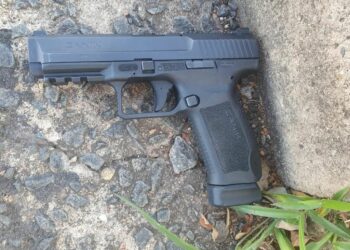 Pistola calibre 9mm apreendida com o fugitivo no momento da prisão Foto: Divulgação