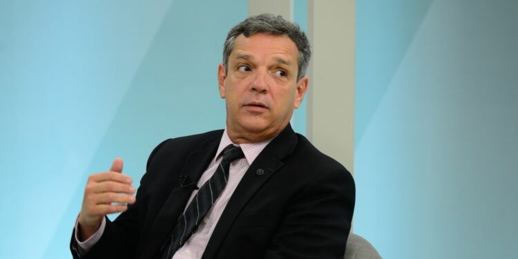 Petroleiros questionam posse de presidente da Petrobras