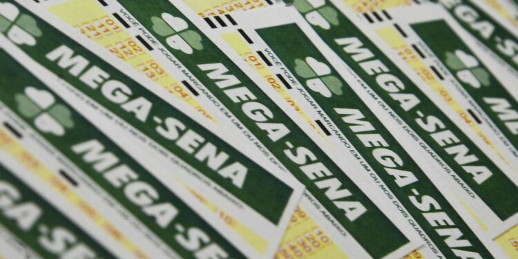Bilhetes de aposta da Mega-Sena: não houve acertador no concurso 2.529 Foto: Arquivo
