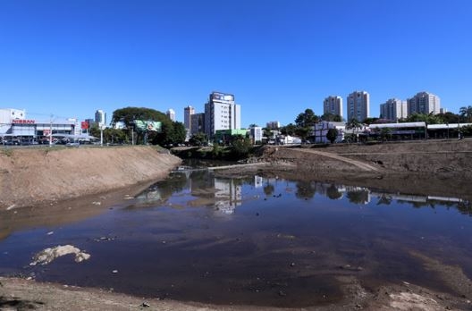 Piscinão da Norte-Sul tem 10 mil toneladas de detritos retirados