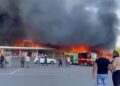 Pelo menos dez civis morreram no ataque ao centro comercial da Ucrânia. Foto: Reprodução
