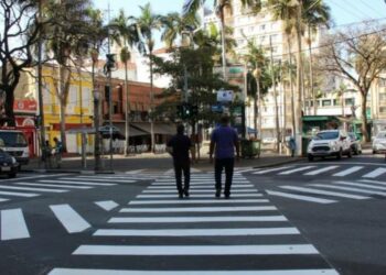 Nova sinalização, feita no cruzamento entre a Avenida Benjamin Constant e a Rua Barão de Jaguara - Foto: Divulgação/PMC