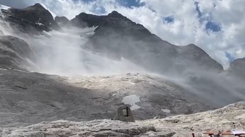 Avalanche nos alpes italianos deixa 6 mortos e 20 montanhistas desaparecidos