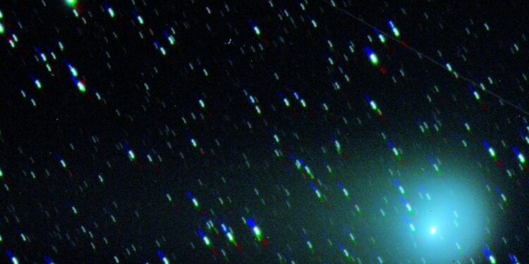 Cometa K2 chega ao ponto mais próximo da Terra