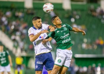 Lucão do Break está fora do duelo desta quinta-feira, com o Sport. Fotos: Thomaz Marostegan/Guarani FC