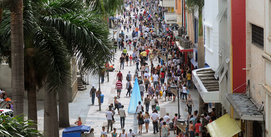 Comerciantes e lojistas debatem novo mobiliário para a 13 de Maio