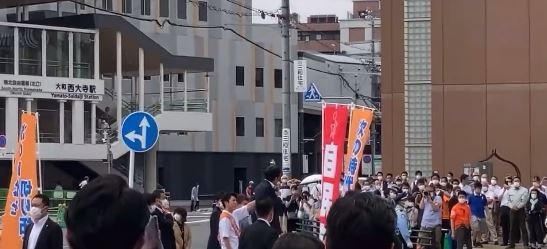 Ex-primeiro-ministro japonês Shinzo Abe morre em atentado